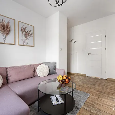 Lumina I Cozy 4-room Near Metro & Center 华沙