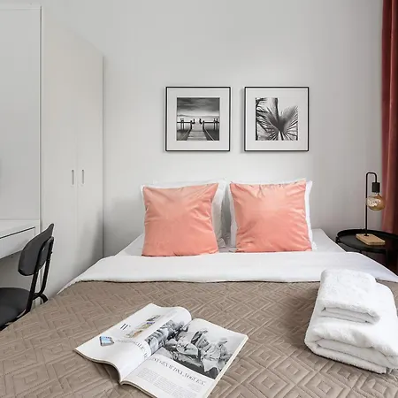 Lumina I Cozy 4-room Near Metro & Center 公寓 华沙