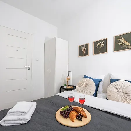 公寓 Lumina I Cozy 4-room Near Metro & Center 华沙