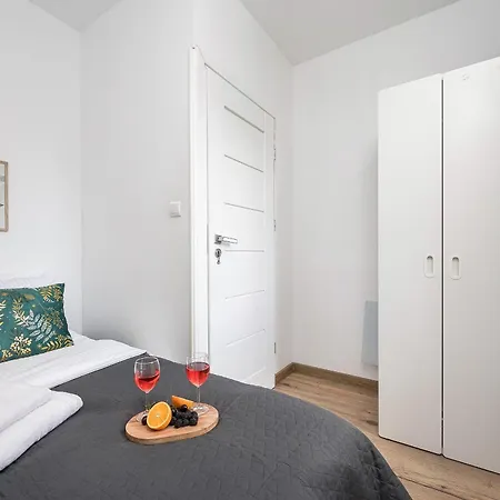 Lumina I Cozy 4-room Near Metro & Center 华沙