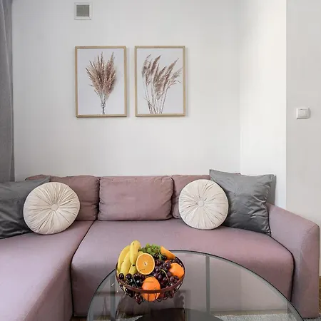 Lumina I Cozy 4-room Near Metro & Center Апартаменти Варшава